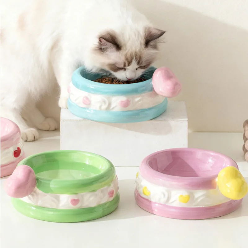 Heart Lift 5.5-Inch Elevated Ceramic Cat Bowl detail 4