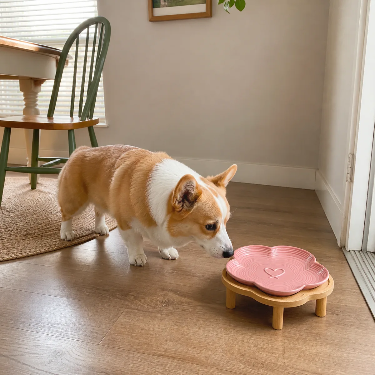 Petal Plate Ceramic Dog Bowl with Bamboo Stand detail 2
